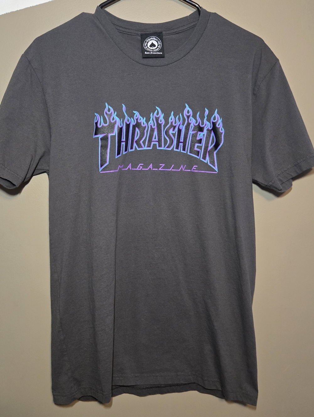 Thrasher Magazine Men's Gray Blue Purple Flame Logo Shirt Size Medium Skateboard